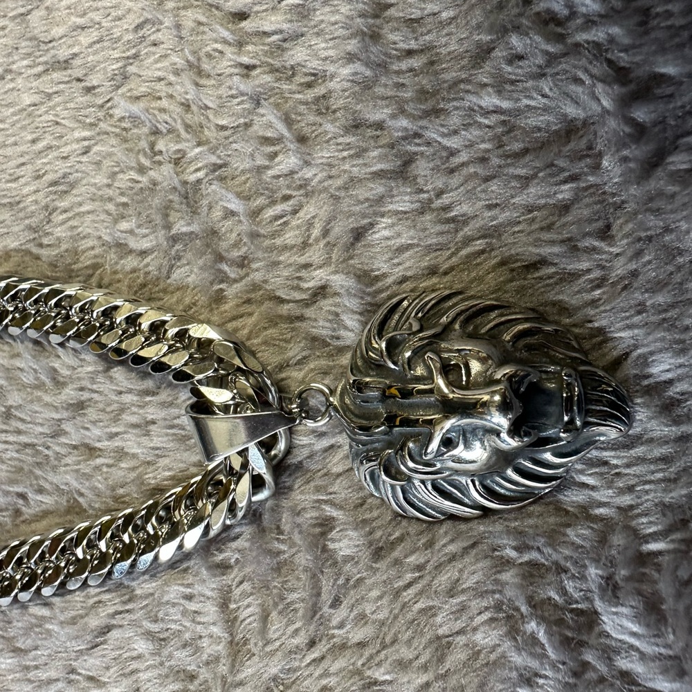 Silver Lion Head Necklace